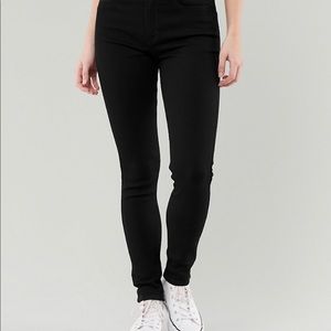 Hollister High-Rise Supper Skinny Jeans